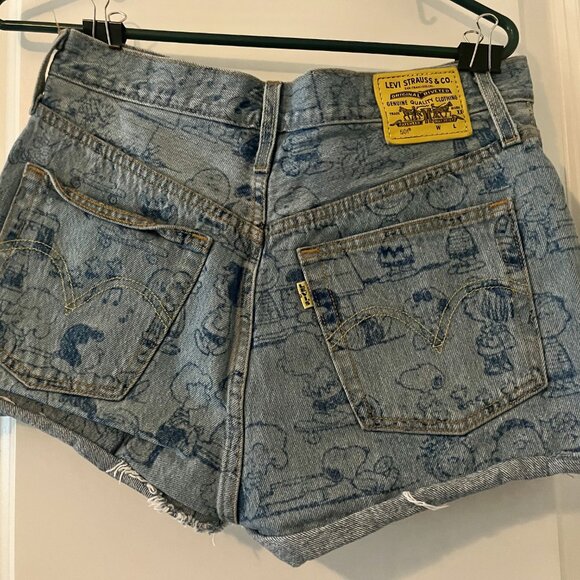 Peanuts x Levi Shorts Collab - Picture 3 of 4